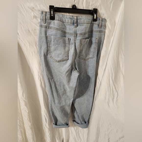 DISTRESSED MOM JEANS - Picture 2 of 3